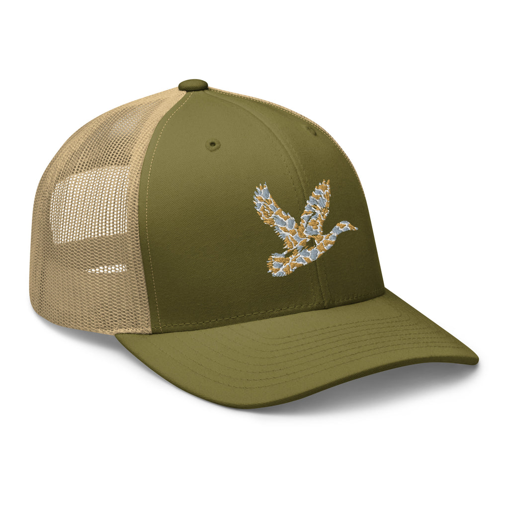 Duck Hunting camo trucker hat in moss/khaki, adjustable outdoor hunting cap